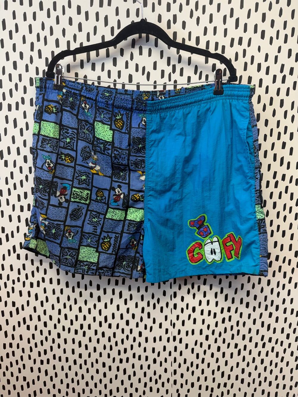 Vintage 90s Mickey unlimited Disney Shorts large goofy Hawaii theme